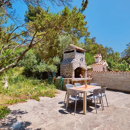 Cozy In With Wifi Apartment Mali Lošinj
